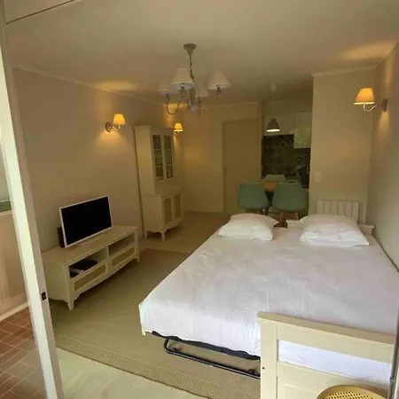 Studio A Proche Apartmán *